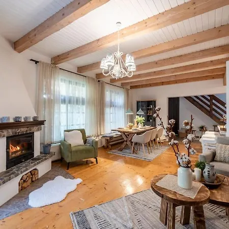 1912 * Trenčianske Teplice